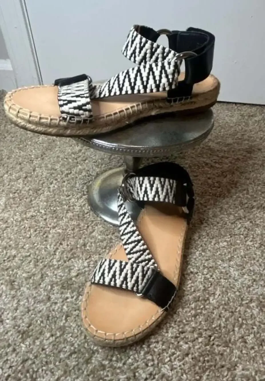 Frye and Co. Black and White Woven Espadrille Sandals Size 8M